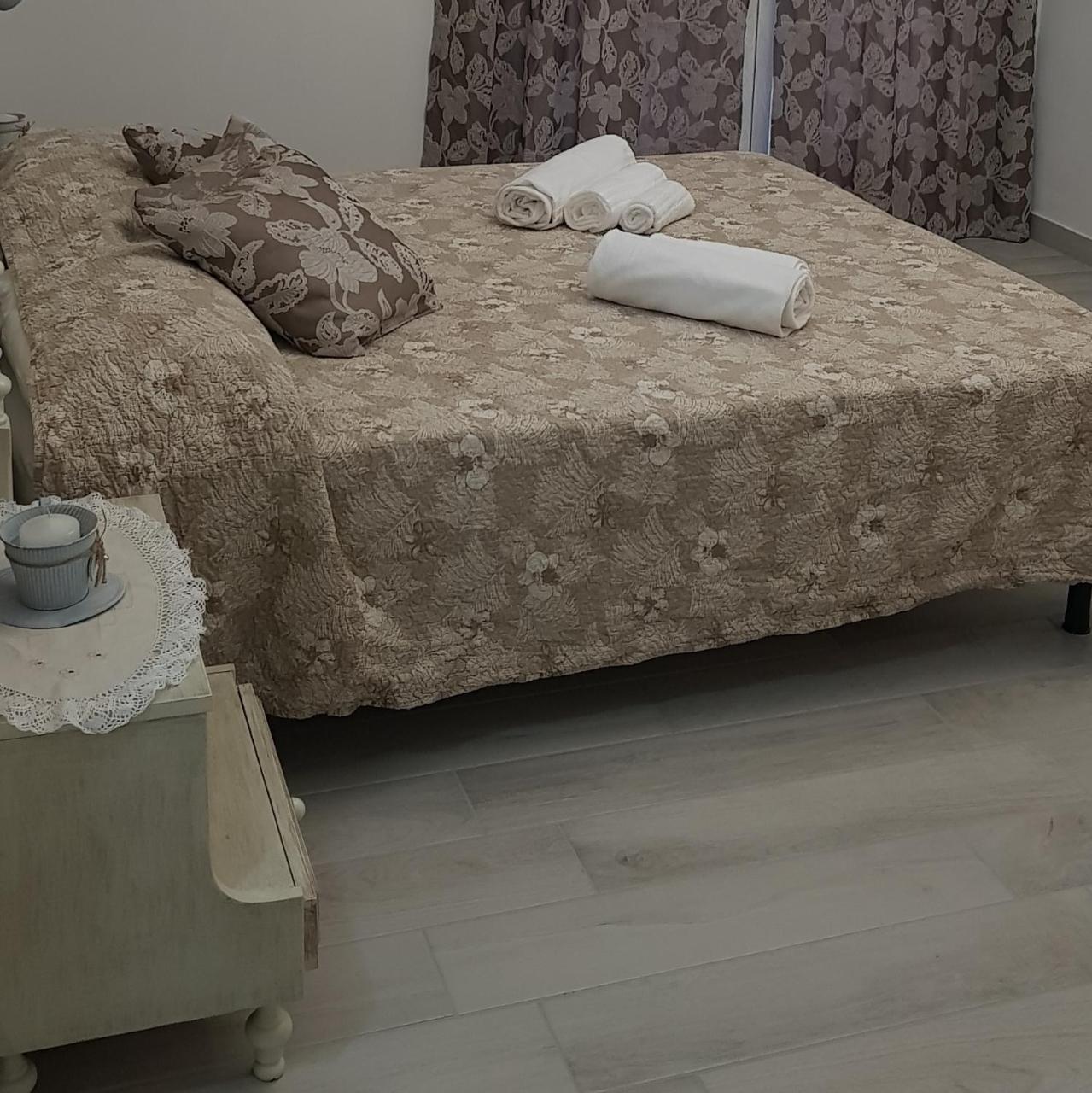 Quarantotto B&B Raffa Екстер'єр фото